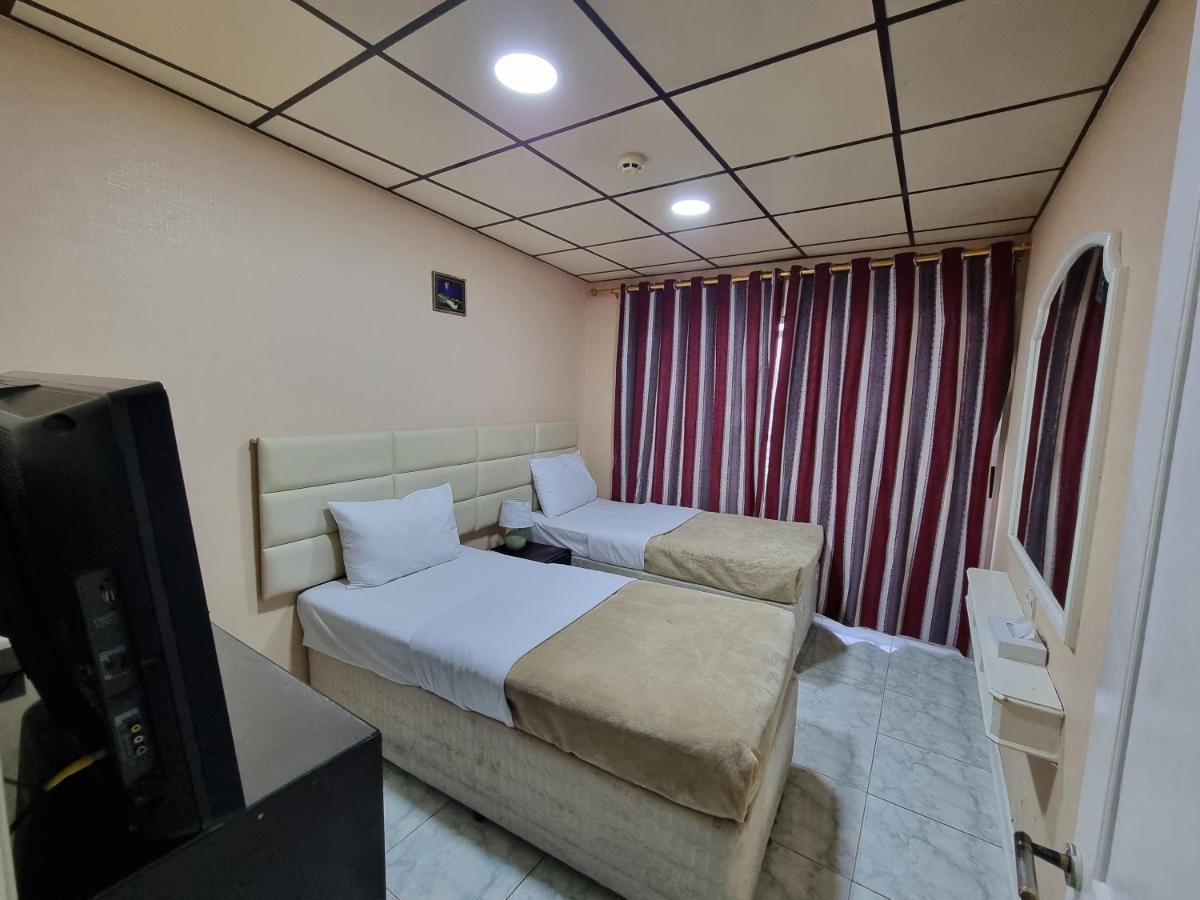 West Hotel Dubai Bagian luar foto