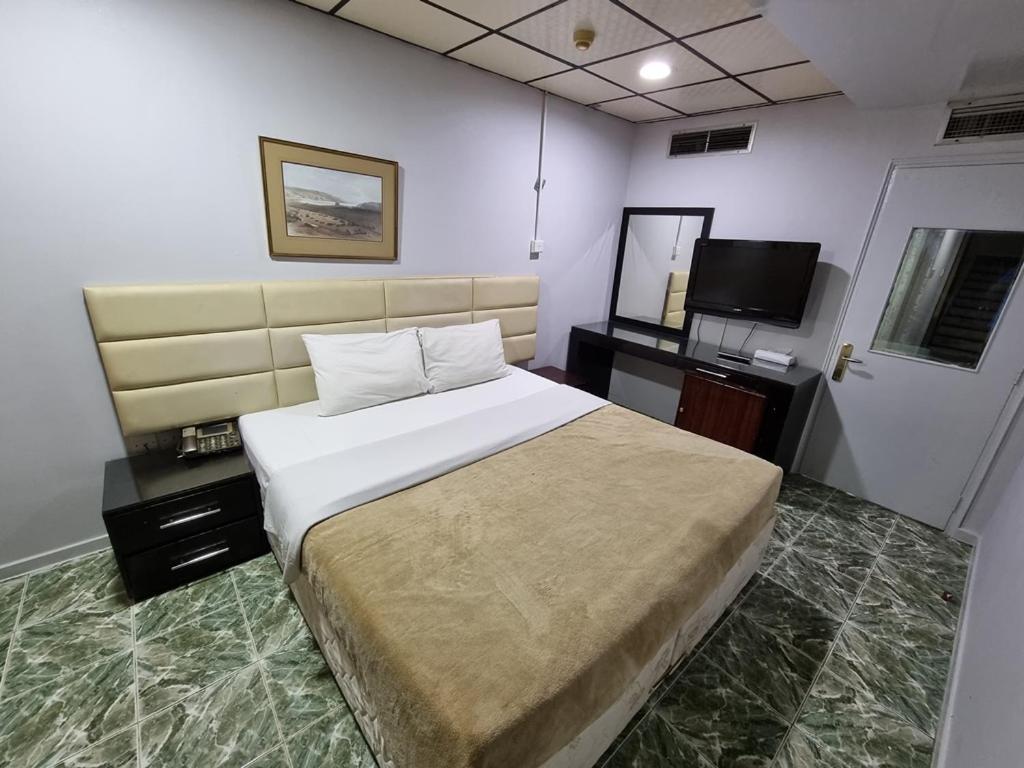 West Hotel Dubai Bagian luar foto