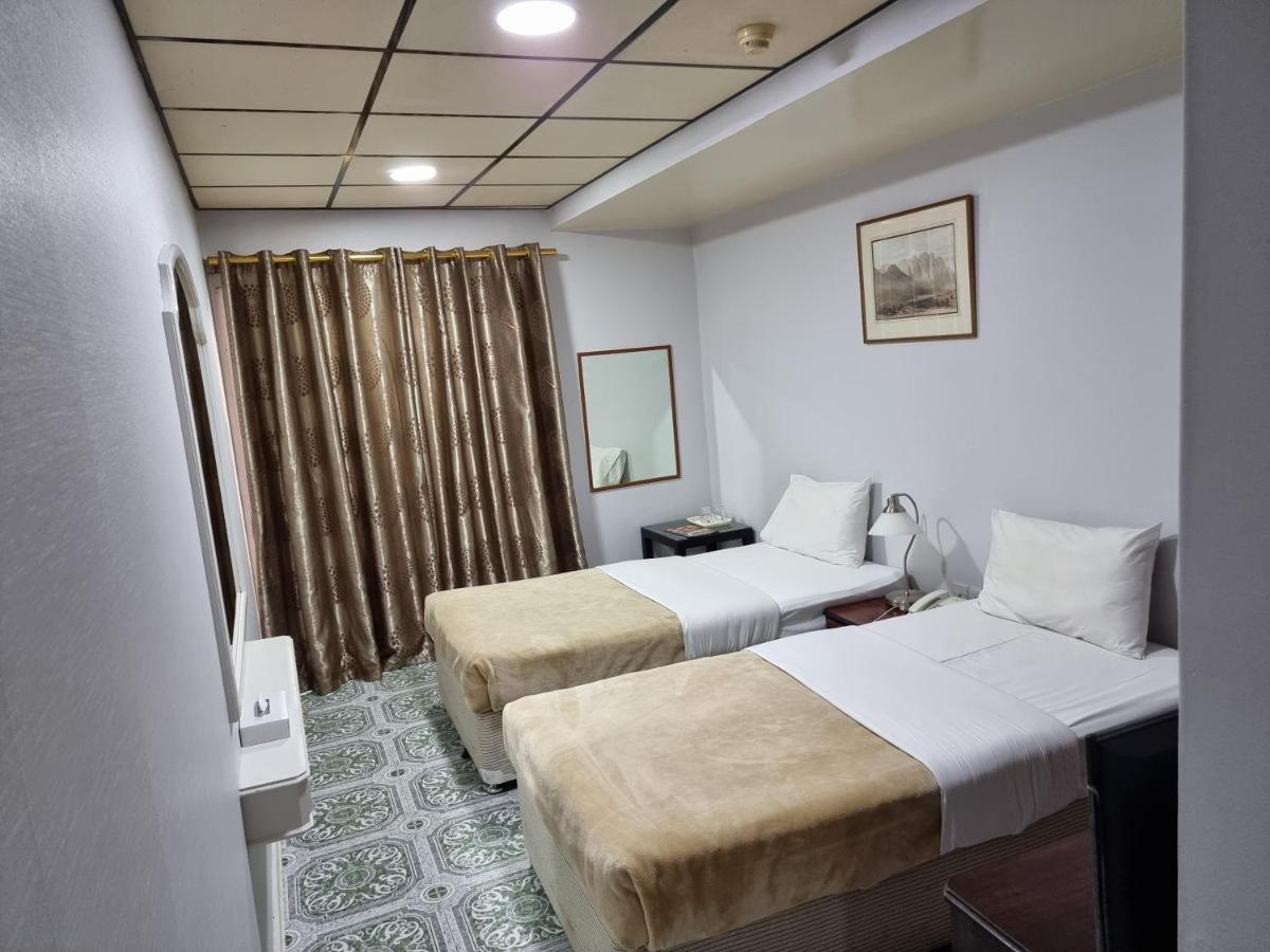 West Hotel Dubai Bagian luar foto